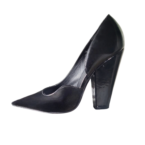 GIVENCHY | Black Patent Leather Pumps in Size EU 37 /‎ US 6.5 - Picture 1 of 6